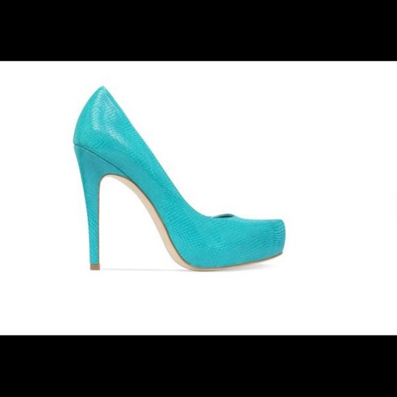 BCBGeneration Almond Toe Pump - Picture 2 of 8